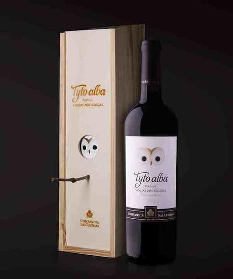 modern-wine-bottle-packaging-wood-box-220617-951-02