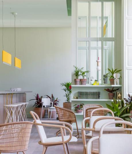 Un hôtel à la décoration tropicale et inspirante