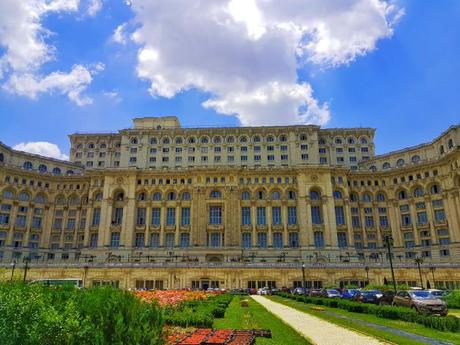 Bucarest, mes péripéties en Roumanie, un étrange pays