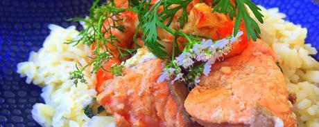 Wok de saumon et crevettes à la fleur de coriandre
