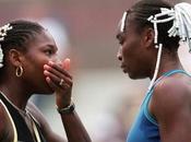 Serena Williams terrain…avec coiffure perle cheveux