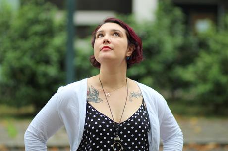 Une fille à pois Une fille à pois