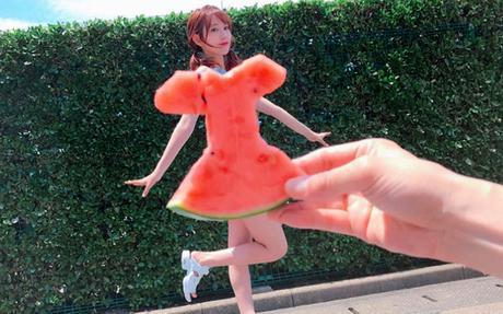 Les internautes s’amusent avec la robe pastèque