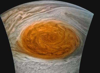 Le « scientifique citoyen » Jason Major, qui ne rate pas une seule image de Juno, a retraité l’image brute quelques heures après que la sonde l’a envoyée. Le vaisseau était à 13.917 km [au-dessus de la tempête]. « Il est toujours intéressant de voir ces nouvelles images brutes de Jupiter à leur arrivée, a-t-il déclaré à la Nasa, mais il est encore plus passionnant de prendre les images brutes et de les transformer en quelque chose que les gens peuvent apprécier. C'est pour cela que je vis. » — Crédit : NASA, JPL-Caltech, SwRI, MSSS, Jason Major