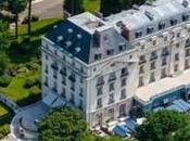 Trianon Palace Versailles expose l’artiste Charles Serruya