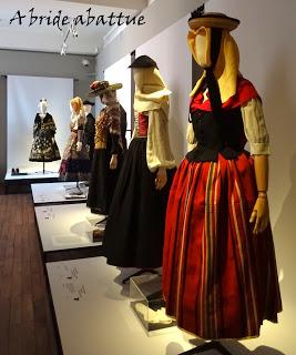 Costumes espagnols entre ombre et lumière à la Maison de Victor Hugo