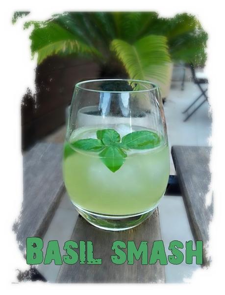 Basil Smash ( cocktail rhum-basilic)