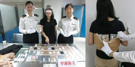 La douane découvre 102 iPhone attachés à son corps
