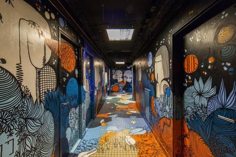 100 street-artistes revisitent cinq étages de la Cité Universitaire à Paris