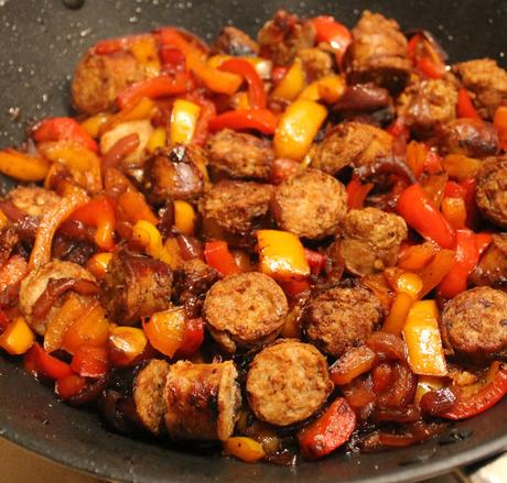 La recette de Sausage and Pepper Hero d’Anthony Bourdain (Saucisses & Poivrons poêlés)