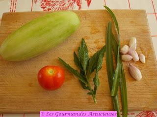 Salade de Haricots noirs au concombre et à la tomate (Vegan)