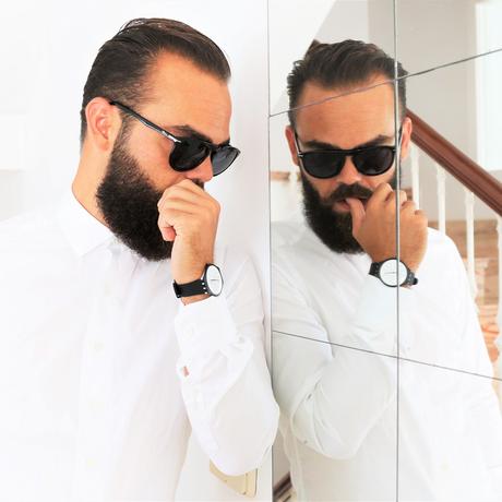Grosse barbe vs skin watch, so what ? Montre SKINNOIR homme par Swatch - ©Lhommetedance.fr