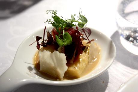 Asperges blanches chaudes © Gourmets&Co