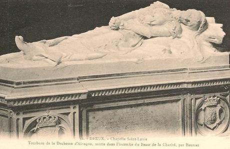 La mort de Sophie Charlotte en Bavière. L'incendie du bazar de la charité. Le gisant de la Duchesse d'Alençon.