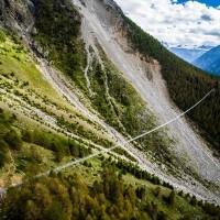 Découvrez le plus long pont suspendu au monde en Suisse