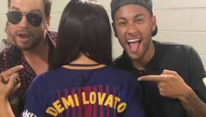 Neymar a un nouveau club et … une nouvelle petite amie ! (PHOTOS)