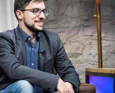 Maxime Vachier-Lagrave bat Magnus Carlsen