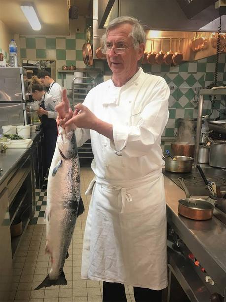 Jean Cousseau et un saumon de l'Adour