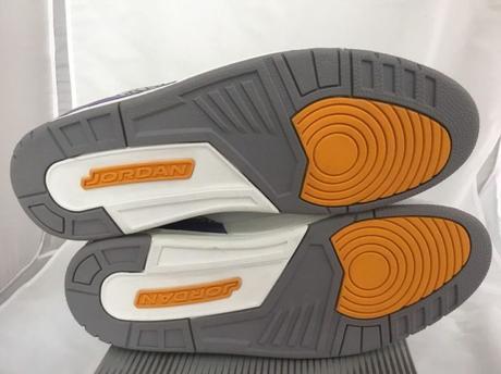 Une Air Jordan 3 Kobe adjugée à près de 30000$ Air Jordan 3 Kobe adjugée à près de 30000$
