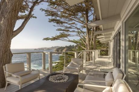 Californie, villa spectaculaire perchée sur la falaise de Carmel