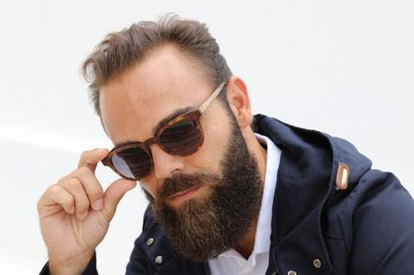 J'aime le mélange des matériaux de ces lunettes Rezin J'aime le mélange des matériaux de ces lunettes Rezin