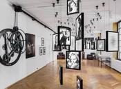 signé STUDIO HARCOURT PARIS