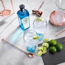 Les 7 terrasses de l’été où déguster le parfait Gin & Tonic avec le gin super-premium Bombay Sapphire