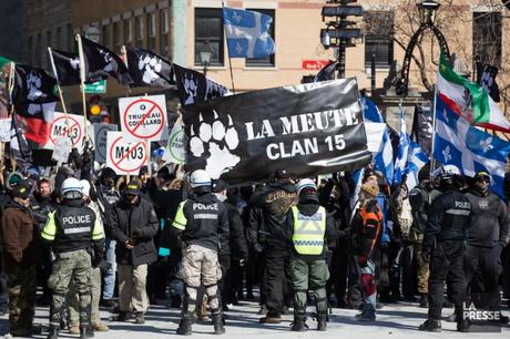 Les Loups Qui Donnent La Patte (sans complètement réaliser que ce sont eux que nous voulons chasser)