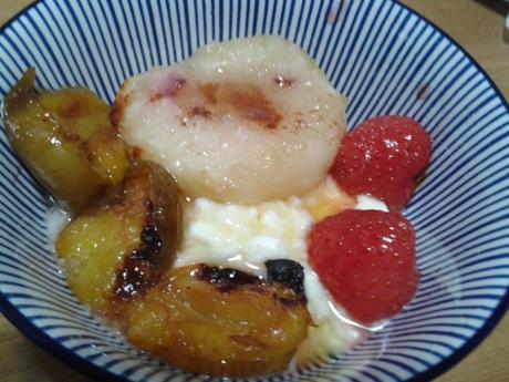 fruits rôtis,four,épices,herbes fraîches