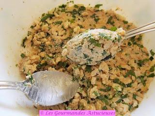 Quenelles de riz aux capucines et aux noix et sauce surprise (Vegan)