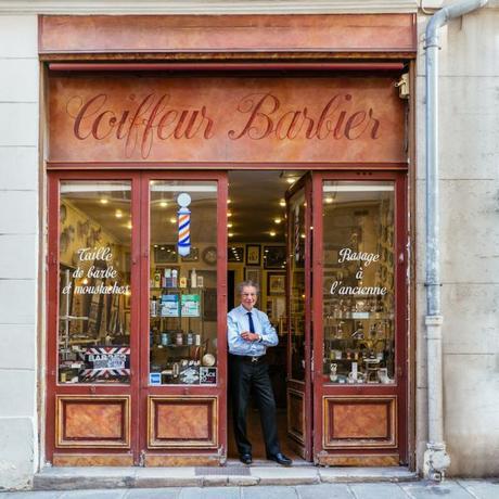 Devantures de boutiques anciennes à Paris