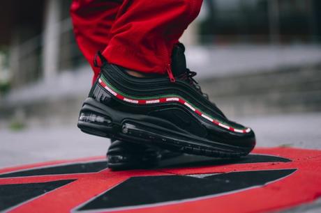 Undefeated x Nike Air Max 97 Black : On-feet Pictures - Paperblog