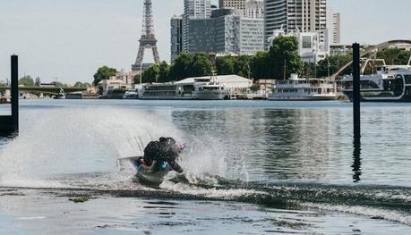 « Open Barge », une session de wakeboard parisienne sur la Seine
