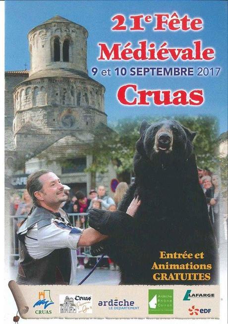 Un ours exhibé lors d'une fête médiévale à CRUAS en ardêche (07). exprimons notre opposition !!