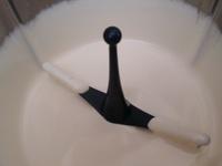 Entremet Fraise Chocolat Blanc et son Insert Marbré Cliquer sur les photographies pour les agrandir