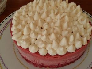 Entremet Fraise Chocolat Blanc et son Insert Marbré Entremet Fraise Chocolat Blanc et son Insert Marbré