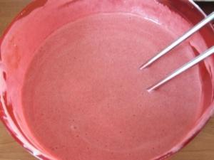 Entremet Fraise Chocolat Blanc et son Insert Marbré Cliquer sur les photographies pour les agrandir