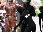 Bangkok policiers interdits d'emettre retournent l'école