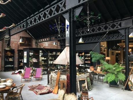 Mephistos Courtrai - Magasin Vintage Brocante