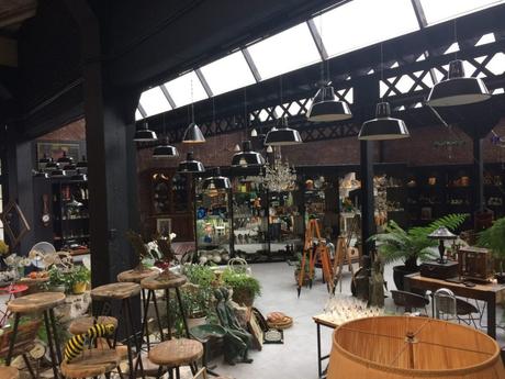 Mephistos Courtrai - Magasin Vintage Brocante