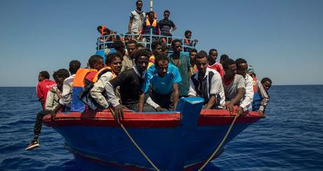 Plus de 3 000 migrants secourus au large de la Libye