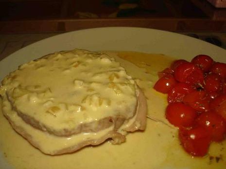 Tournedos sauce roquefort, confit de tomates cerises