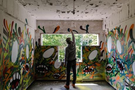 100 street artists relookent un château français abandonné