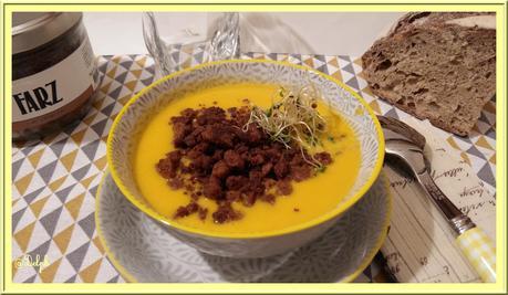 Velouté de Potiron, Carottes, oignons et lait de coco Velouté de Potiron, Carottes, oignons et lait de coco