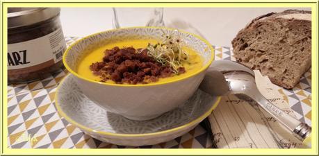 Velouté de Potiron, Carottes, oignons et lait de coco Velouté de Potiron, Carottes, oignons et lait de coco