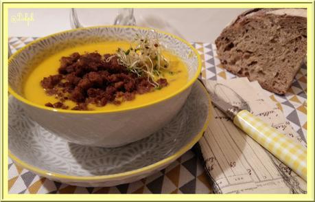 Velouté de Potiron, Carottes, oignons et lait de coco Velouté de Potiron, Carottes, oignons et lait de coco