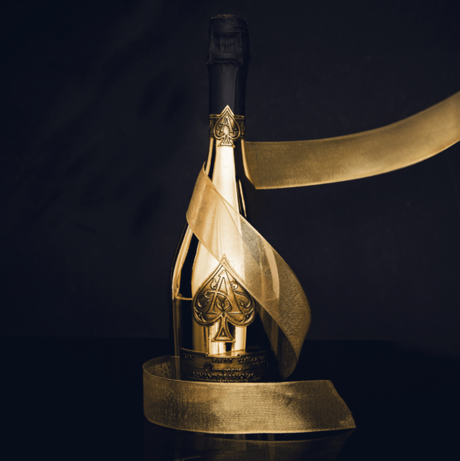La collection de Champagne Armand de Brignac s’inscrit pleinement dans la magie des fêtes