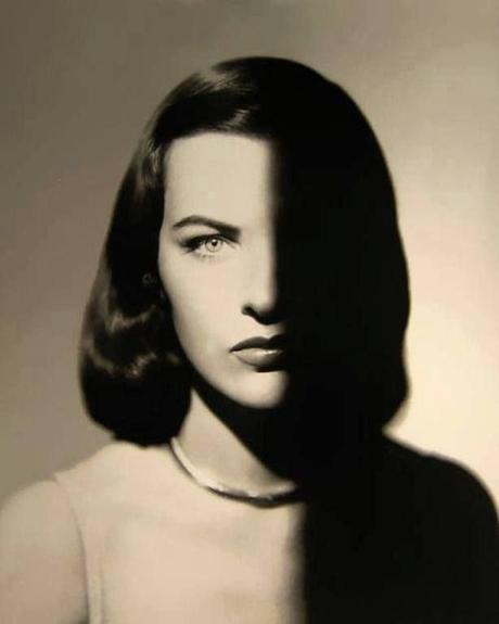  Ella Raines  photographiée par Man Ray