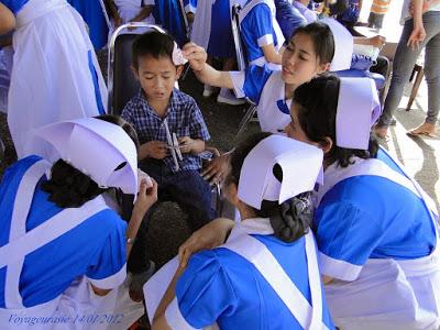 Le 1° ministre Thaïlandais fait danser les infirmiéres (clip)