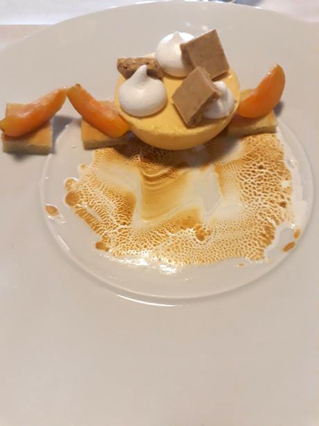 Abricots, meringue © Gourmets&co
